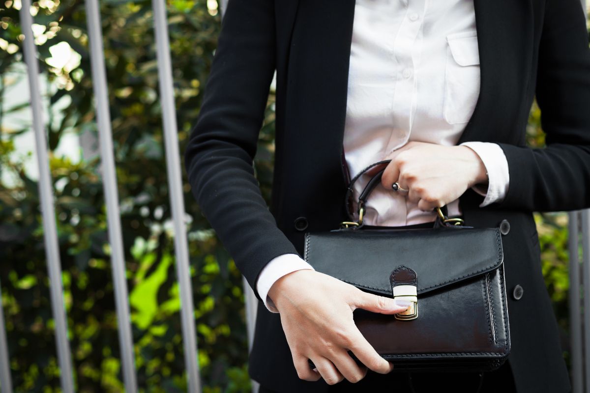 trendy leather handbags for women