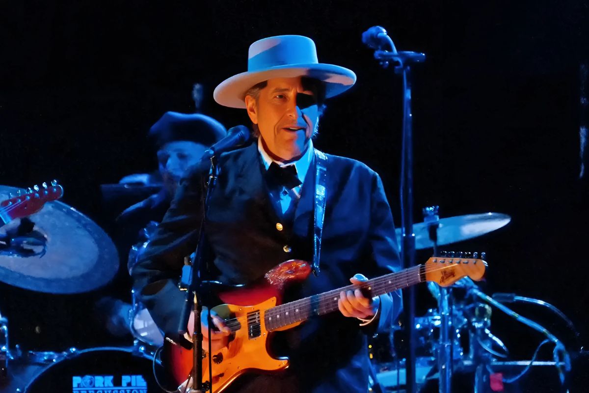 Bob Dylan Net Worth – A Detailed Look at the Iconic Musician’s Fortune