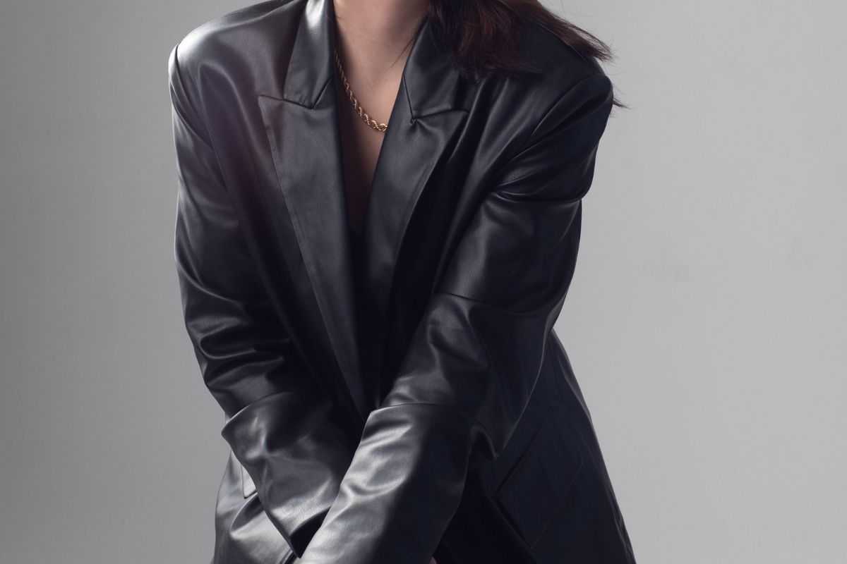 Black Leather Blazer Outfit for Women